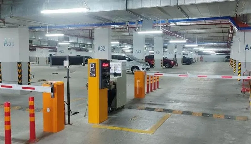 Có đủ chỗ đậu ôtô và xe máy tại Eurowindow River Park không?