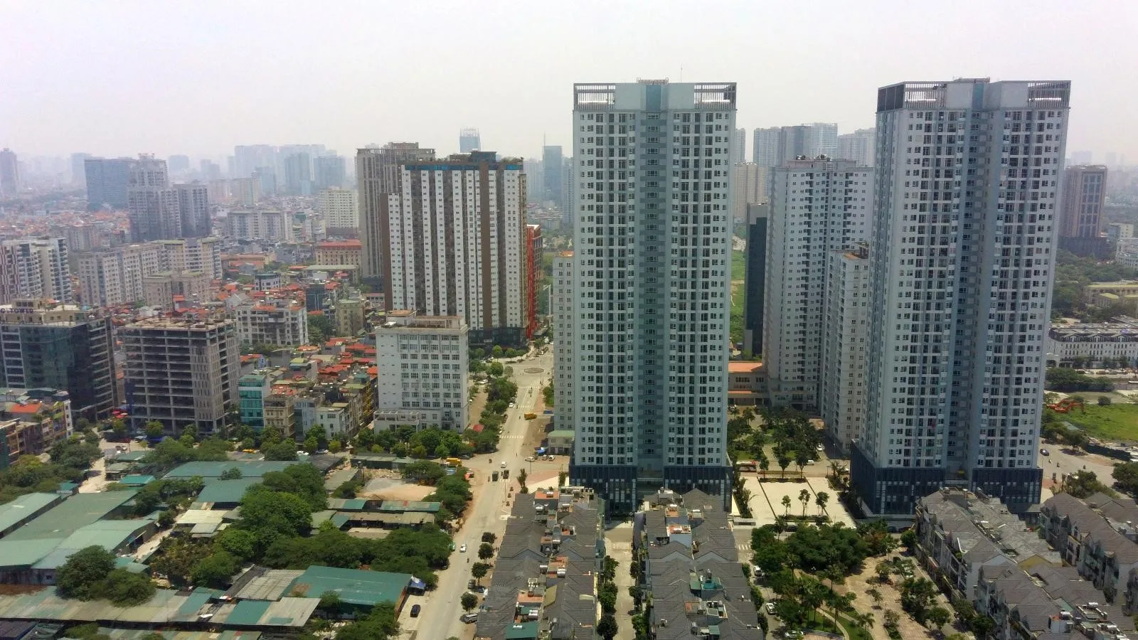 Có đủ chỗ đậu ôtô và xe máy tại chung cư A10 Nam Trung Yên không?