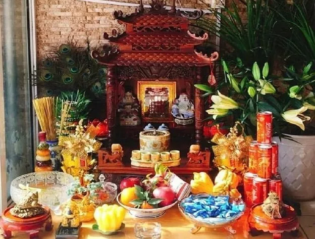 Nữ tuổi Kỷ Tỵ nên đặt bàn thờ Thần Tài hướng nào hút tài lộc?