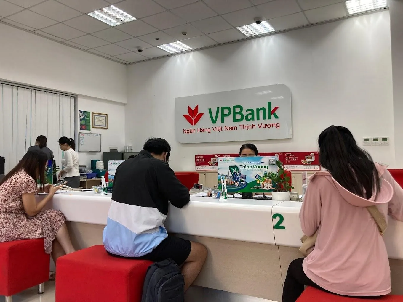Danh sách các ngân hàng có phòng giao dịch gần chung cư Star Tower quận Cầu Giấy