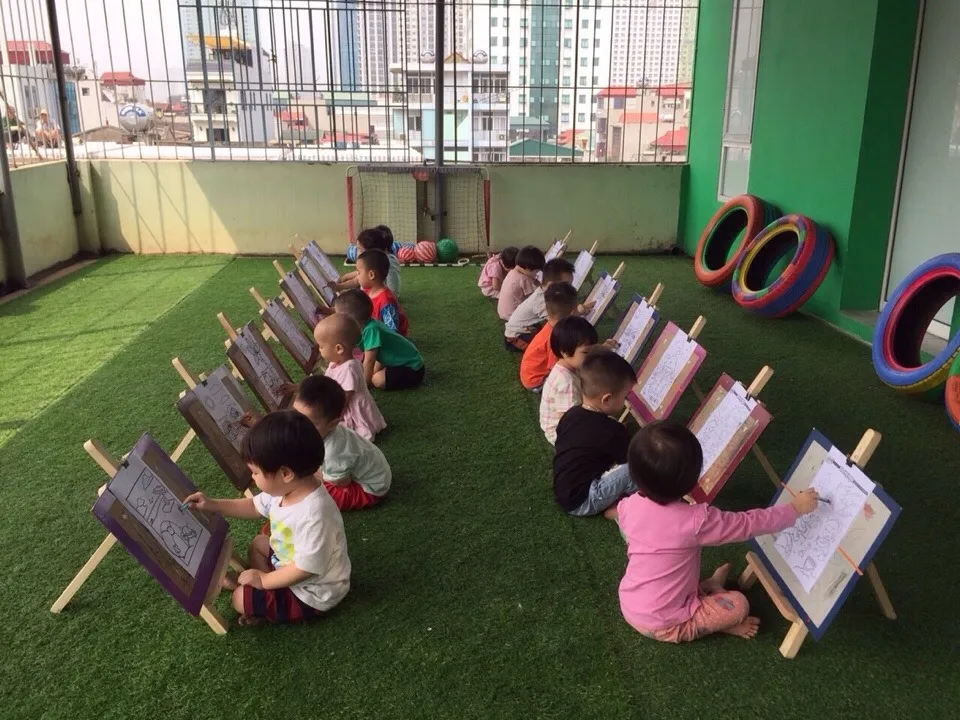 Trong bán kính 2km, gần chung cư Mulberry Lane có những trường mầm non nào?