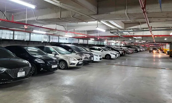 Có đủ chỗ đậu ô tô và xe máy tại Đông Đô Residence không?