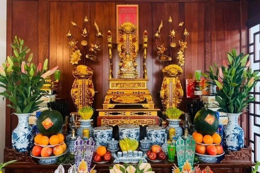 Bàn thờ có 3 bát hương nên đặt thế nào cho đúng?