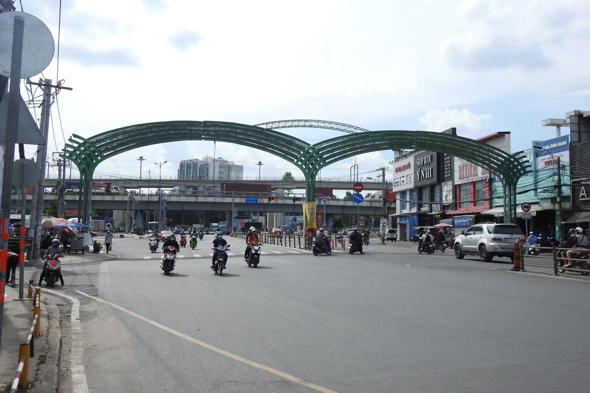 Cập nhật giá bán nhà đất tại đường Lê Văn Việt, quận 9, TP. HCM