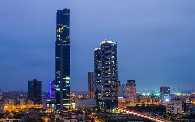 So sánh giá bán căn hộ dự án Vinhomes Sky Lake và Keangnam Hanoi Landmark Tower