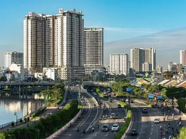 Giá bán nhà riêng đường Nguyễn Tất Thành, Quận 4, TP. HCM hiện tại là bao nhiêu?