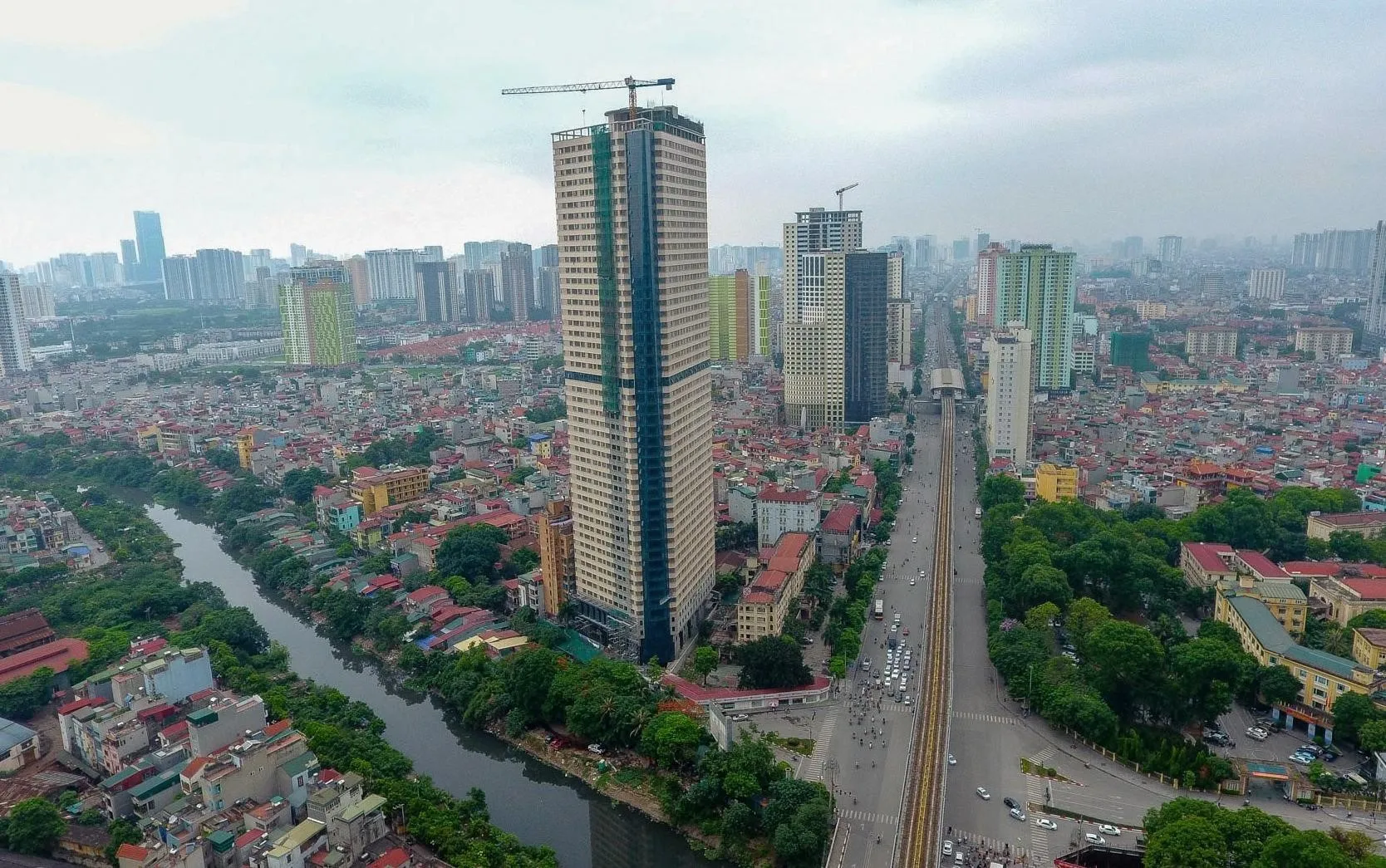 So sánh giá bán căn hộ dự án Golden Millennium và Boss Tower