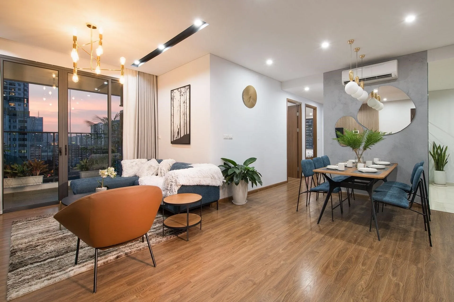 So sánh biến động giá của căn hộ chung cư Hei Tower và Stellar Garden