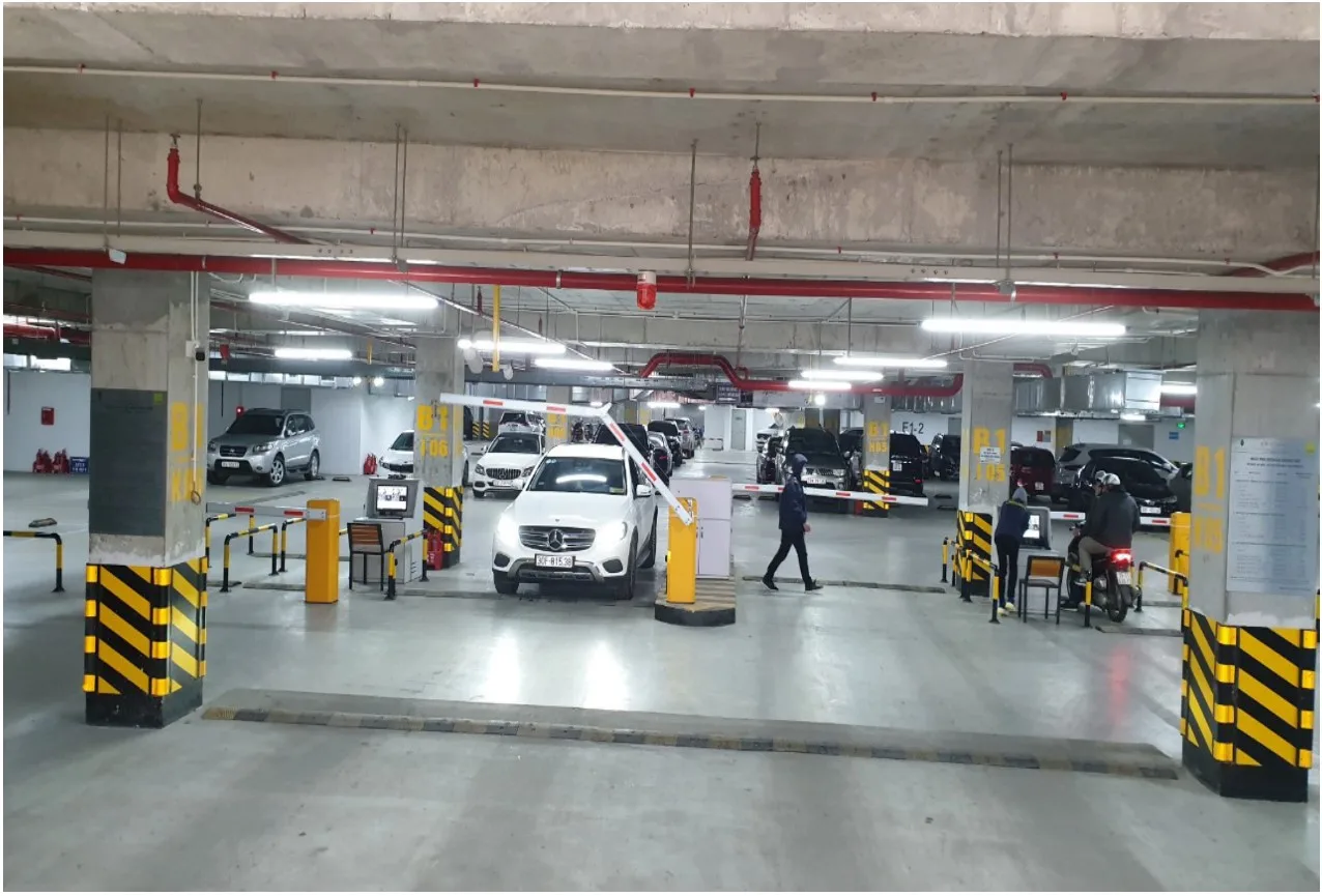 Có đủ chỗ đậu ôtô và xe máy tại chung cư Iris Garden quận Nam Từ Liêm không?