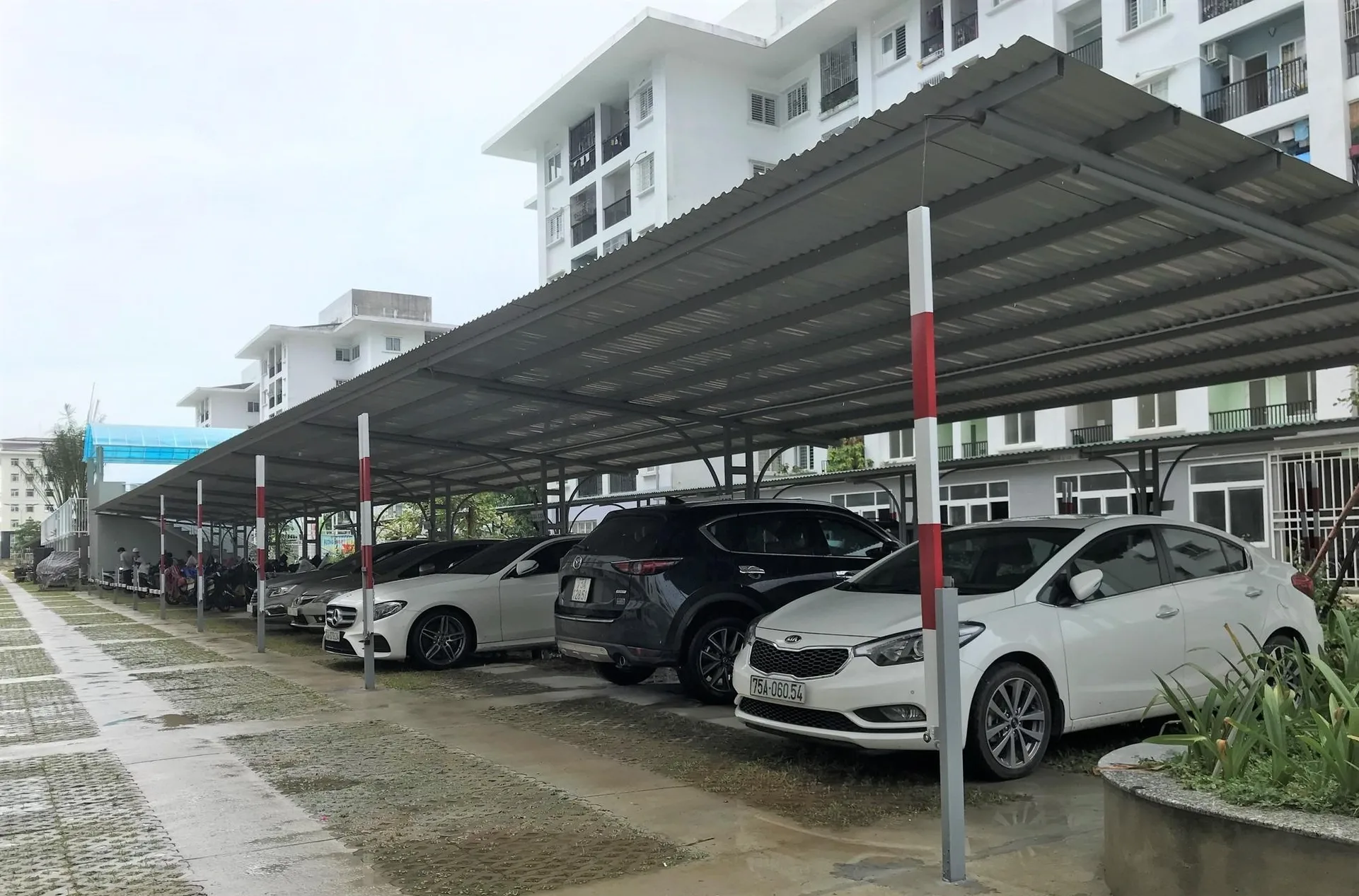 Tổng hợp các bãi gửi xe ô tô qua đêm tại quận Đống Đa