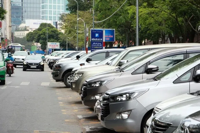 Tổng hợp các bãi gửi xe ô tô qua đêm tại quận Tây Hồ