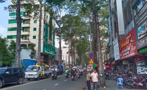 Giá bán nhà riêng đường Nguyễn Chí Thanh, Quận 5, TP.HCM hiện tại là bao nhiêu?