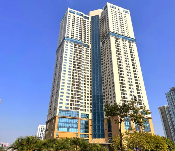 So sánh giá bán căn hộ dự án Luxury Park Views và Golden Park Tower