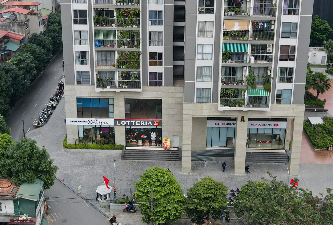 Có đủ chỗ đậu ôtô và xe máy tại chung cư Thống Nhất Complex quận Thanh Xuân không?