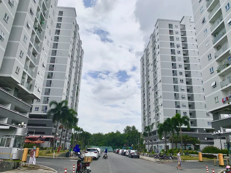 Có đủ chỗ đậu ôtô và xe máy chung cư Orchid Park huyện Nhà Bè không?