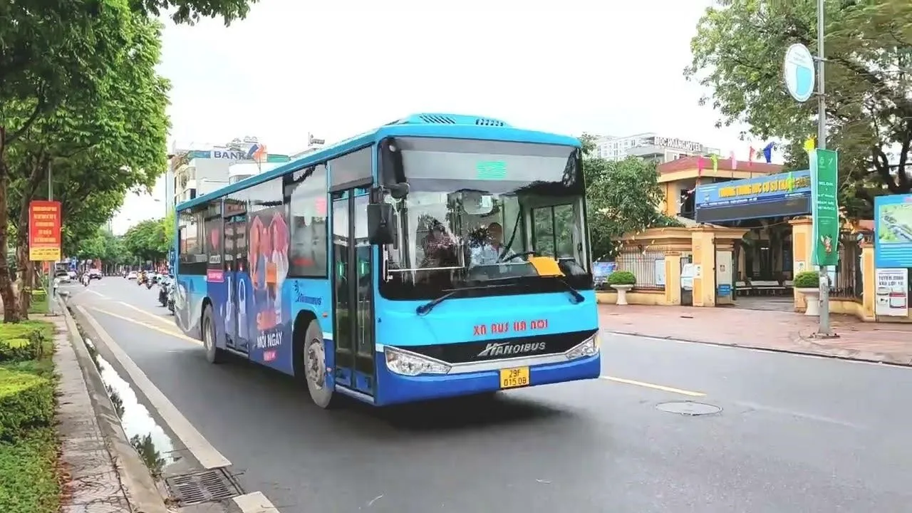 Có những tuyến xe bus nào đi qua chung cư Vinhomes Park Place?