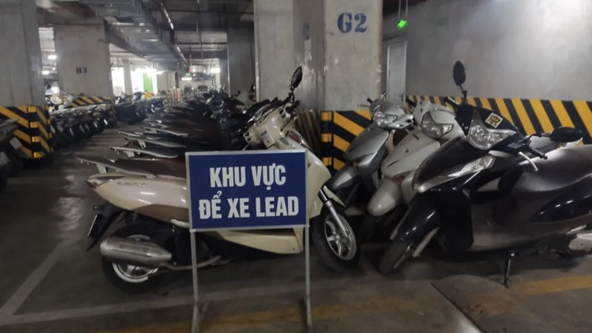 Có đủ chỗ đậu ôtô và xe máy tại chung cư Riverside Garden quận Thanh Xuân không?