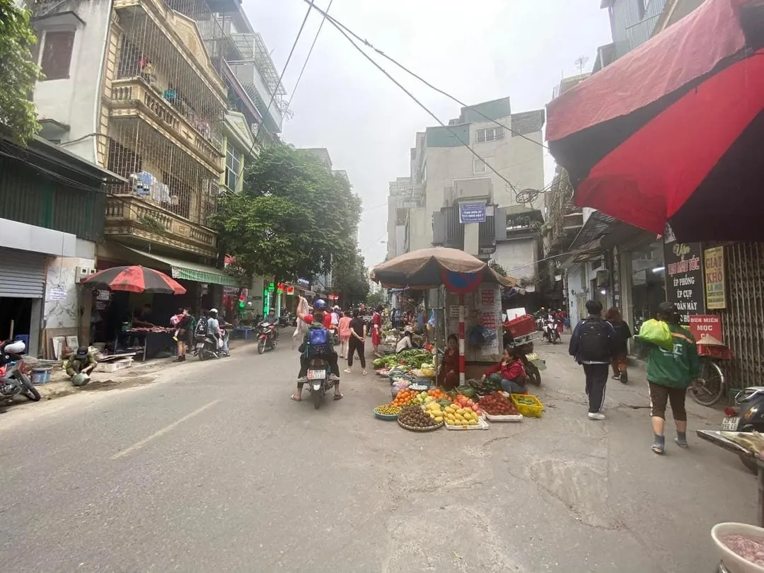 Nhà mặt phố tại đường Trần Quốc Vượng, quận Cầu Giấy giá bán bao nhiêu?
