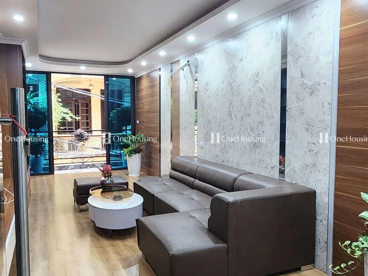 Nhà mặt ngõ cách đường Lê Trọng Tấn 30m, quận Thanh Xuân có giá bán bao nhiêu?