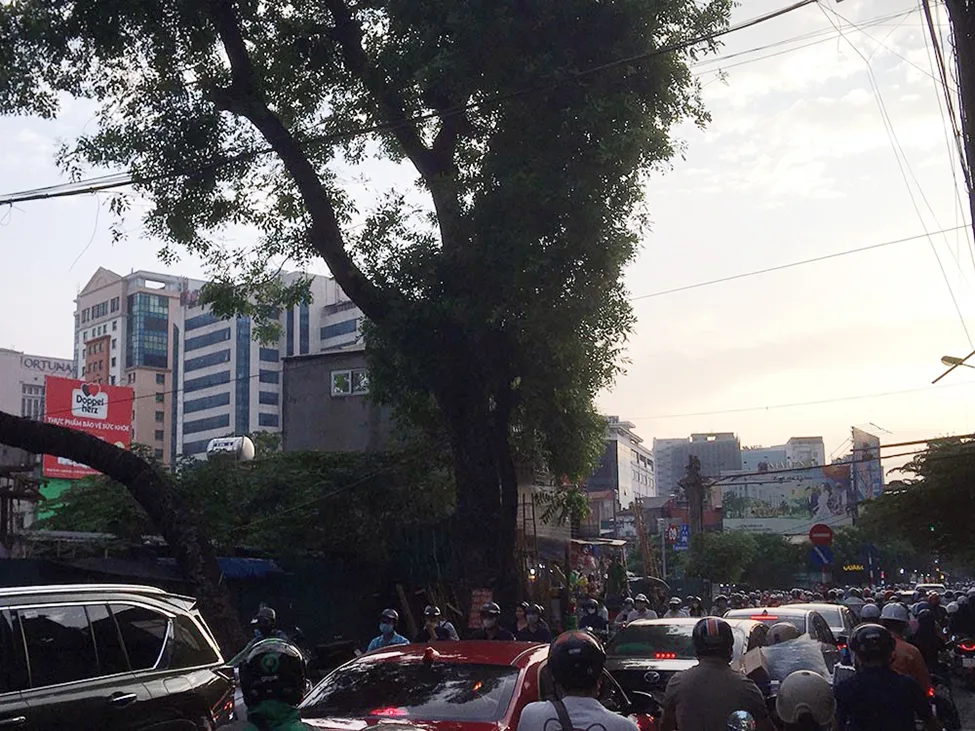 Nhà mặt ngõ cách đường Đê La Thành 200m, quận Đống Đa có giá bán bao nhiêu?