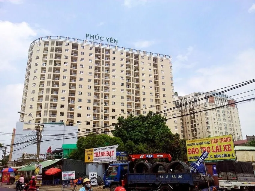 Có đủ chỗ đậu ôtô và xe máy chung cư Phúc Yên 2 Quận Tân Bình không?