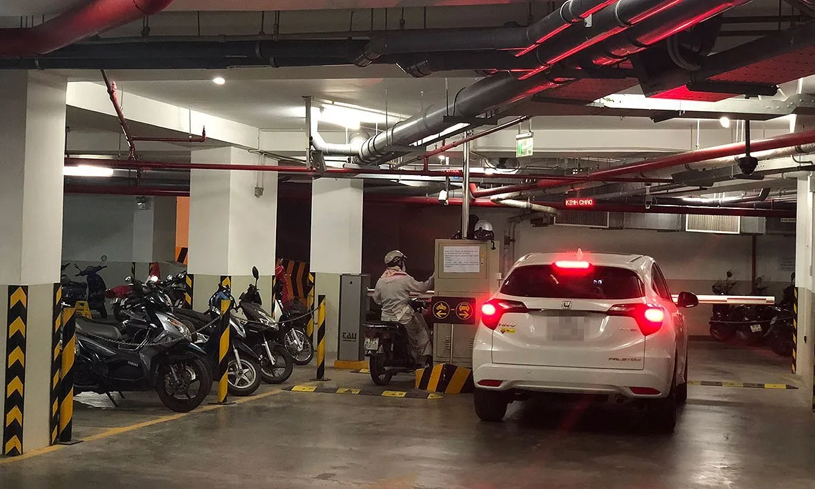Có đủ chỗ đậu ôtô và xe máy chung cư Republic Plaza Quận Tân Bình không?