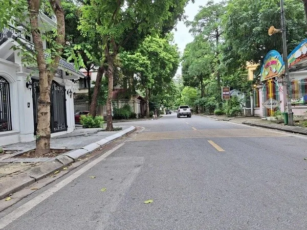 Nhà mặt phố tại phố Nguyễn Duy Trinh, quận Hoàng Mai có giá bán bao nhiêu?