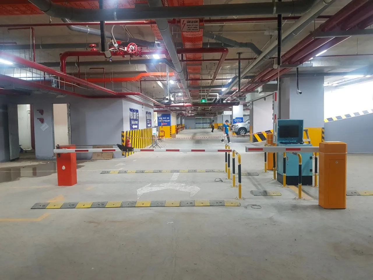 Có đủ chỗ đậu ôtô và xe máy chung cư Rivera Park Sài Gòn Quận 10 không?