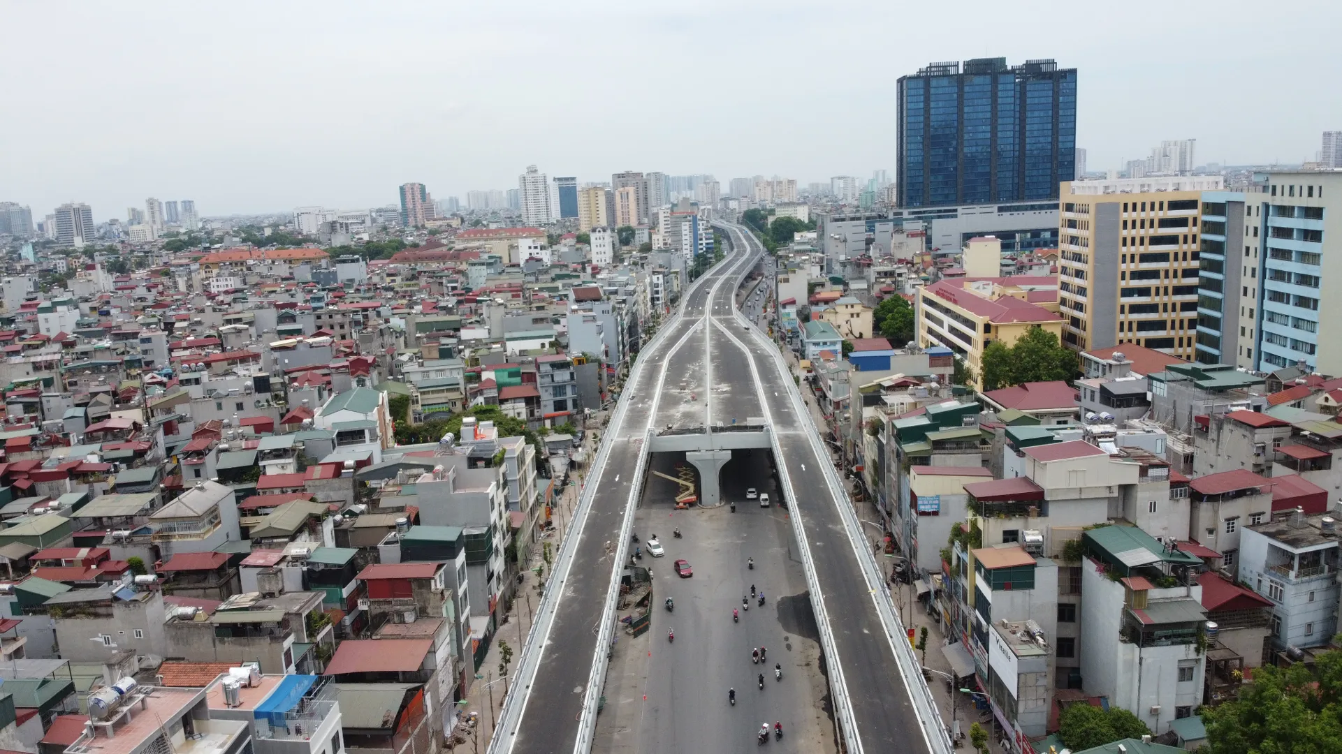 Nhà mặt ngõ cách đường Trường Chinh 5m, quận Thanh Xuân có giá bán bao nhiêu?