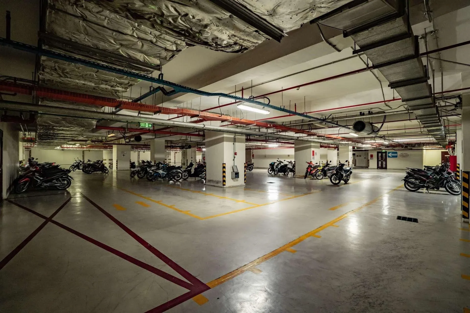 Có đủ chỗ đậu ôtô và xe máy chung cư Topaz City Quận 8 không?