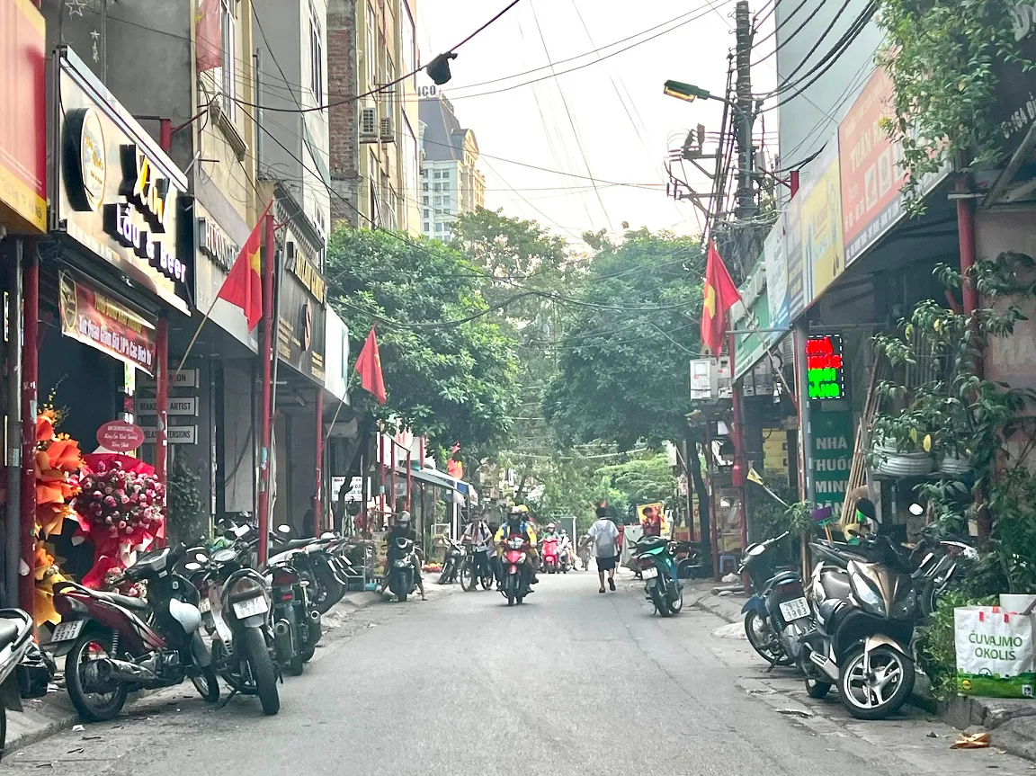 Nhà mặt phố tại phố Đình Thôn, quận Nam Từ Liêm giá bán bao nhiêu?