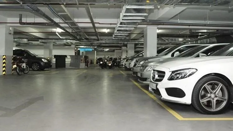 Có đủ chỗ đậu ôtô và xe máy chung cư Bàu Cát II Quận Tân Bình không?