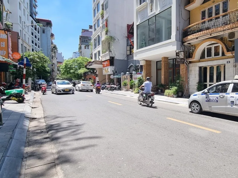 Địa điểm tiến hành thủ tục nhập khẩu với hộ gia đình mua nhà đất tại phố Nguyễn Trường Tộ, phường Nguyễn Trung Trực, quận Ba Đình