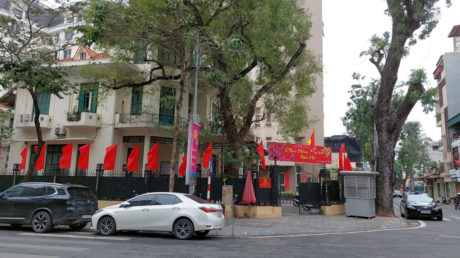 Địa điểm tiến hành thủ tục nhập khẩu với hộ gia đình mua nhà đất tại phố Chùa Quỳnh, quận Hai Bà Trưng
