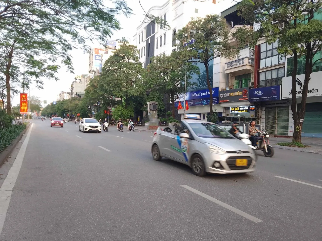 Địa điểm tiến hành thủ tục nhập khẩu với hộ gia đình mua nhà đất tại đường Trần Khát Chân, quận Hai Bà Trưng