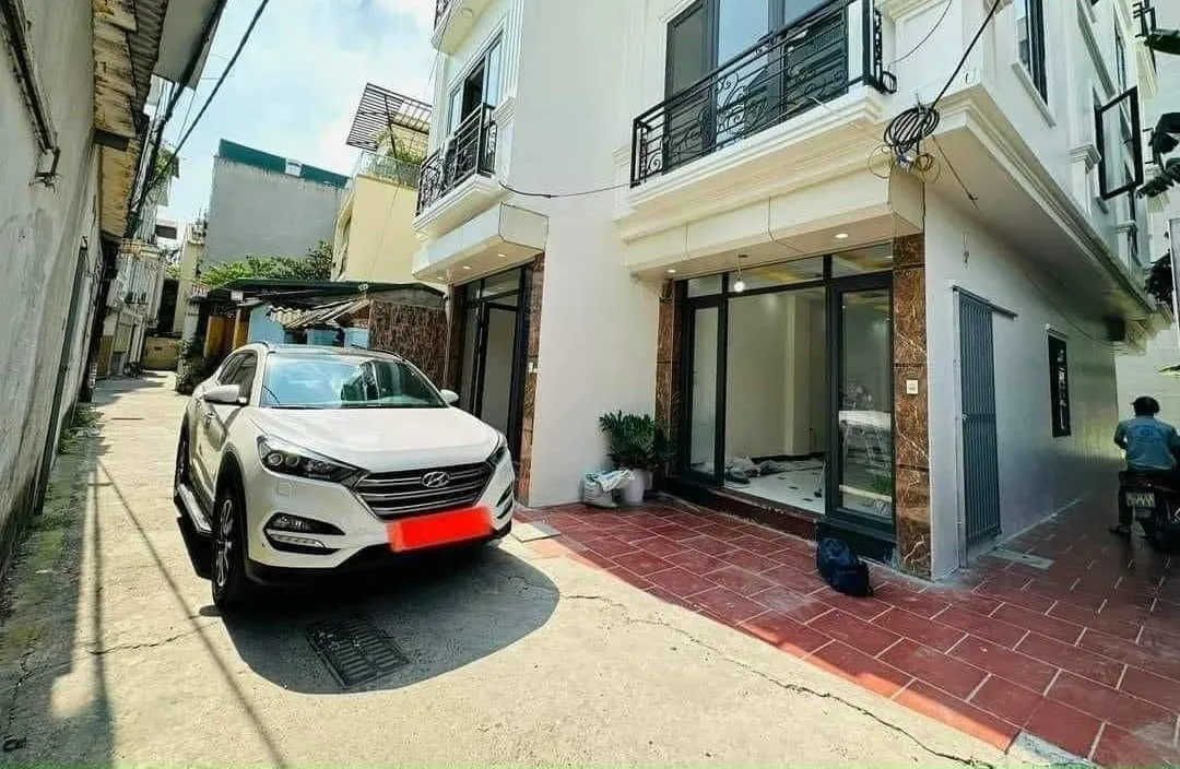 Giá bán nhà riêng, nguyên căn phố Trạm, quận Long Biên hiện tại là bao nhiêu?