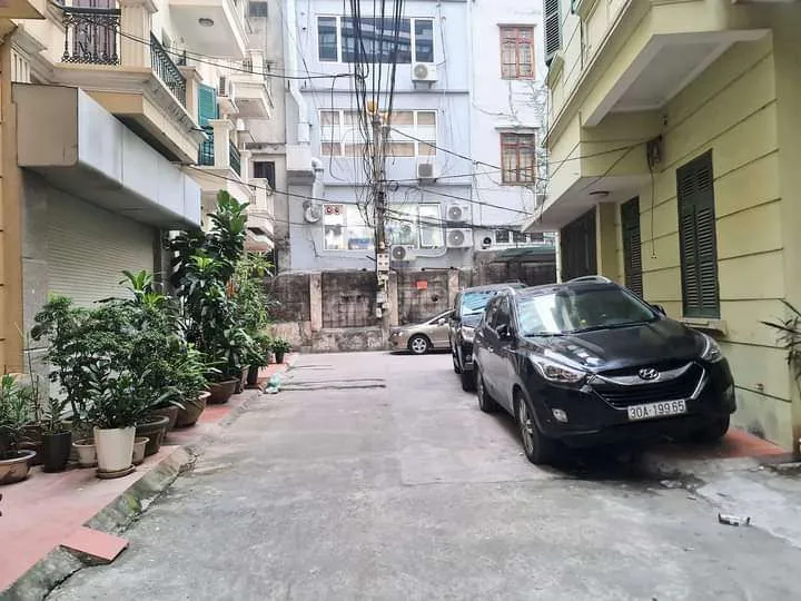 Cập nhật giá bán nhà ngõ ô tô tại phường Định Công, quận Hoàng Mai