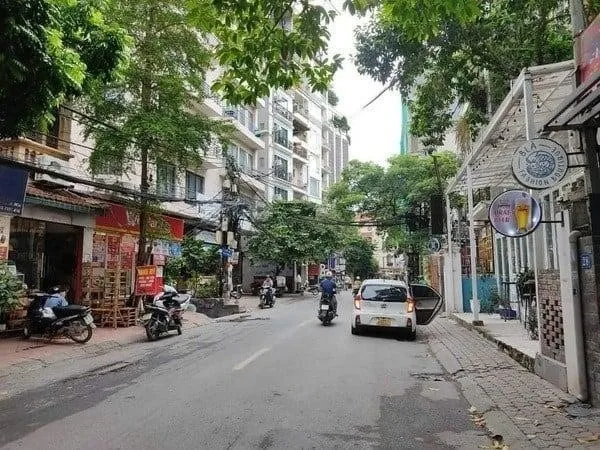 Địa điểm tiến hành thủ tục nhập khẩu với hộ gia đình mua nhà đất tại phố Lạc Nghiệp, quận Hai Bà Trưng