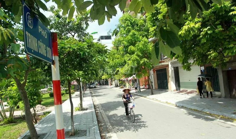 Giá bán nhà riêng, nguyên căn phố Trịnh Công Sơn, quận Tây Hồ hiện tại là bao nhiêu?