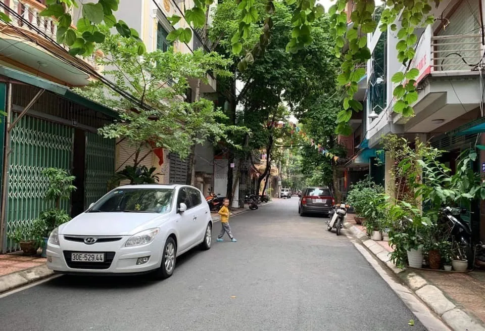 Cập nhật giá bán nhà ngõ ô tô tại phường Vĩnh Tuy, quận Hai Bà Trưng