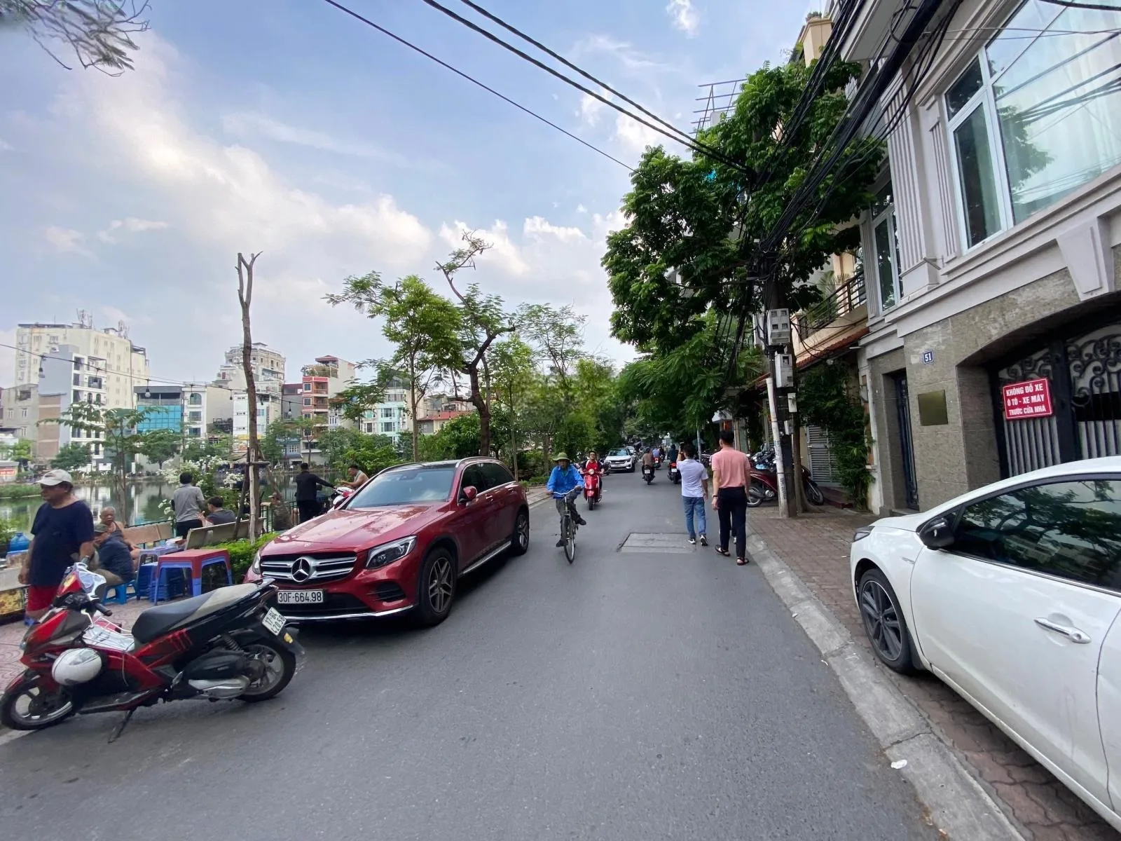 Giá bán nhà đất quận Ba Đình ô tô có thể tránh nhau hiện là bao nhiêu?