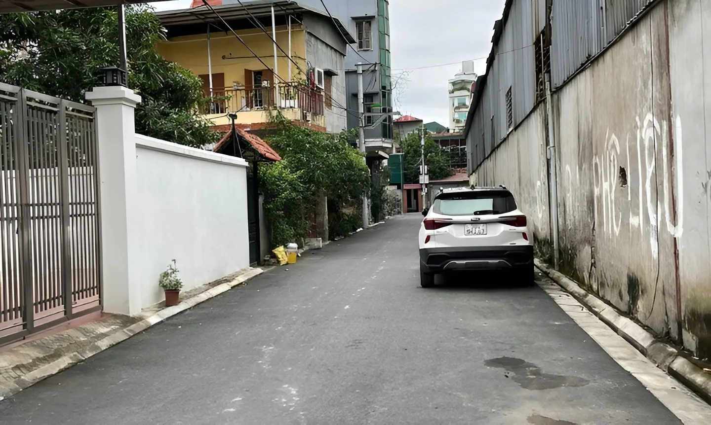 Cập nhật giá bán nhà ngõ ô tô tại phường Giang Biên, quận Long Biên