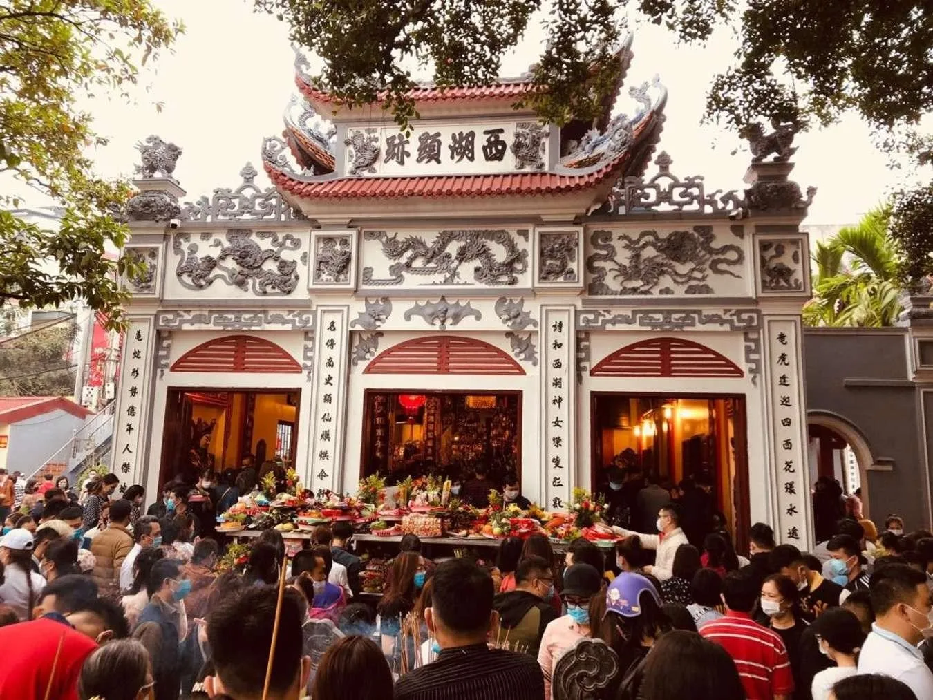 Nhà mặt phố tại đường Quảng Bá, quận Tây Hồ giá bán bao nhiêu?