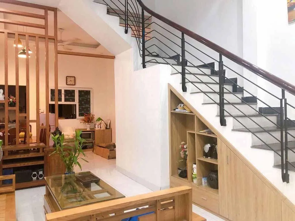 Cập nhật giá bán nhà ngõ ô tô tại phường Đức Giang, quận Long Biên