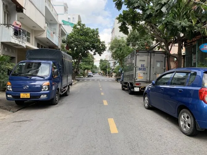 Giá bán nhà riêng đường 13, Quận 7, TP. HCM hiện tại là bao nhiêu?