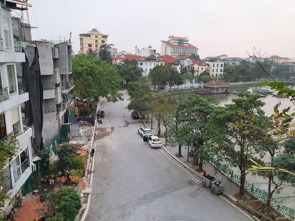 Cập nhật giá bán nhà nở hậu tại phường Nhật Tân, quận Tây Hồ