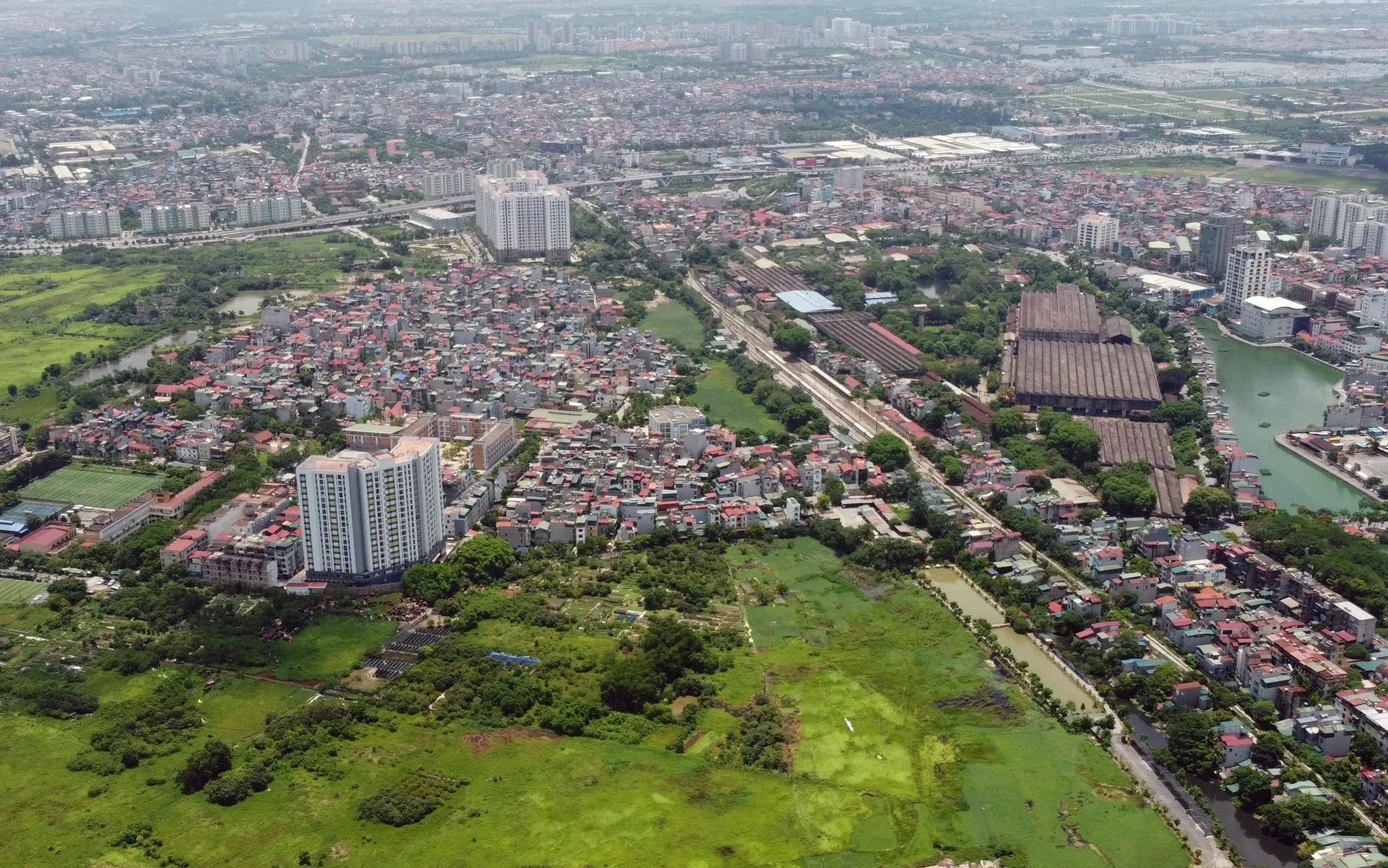 Giá bán nhà riêng, nguyên căn đường Gia Thụy, quận Long Biên hiện tại là bao nhiêu?