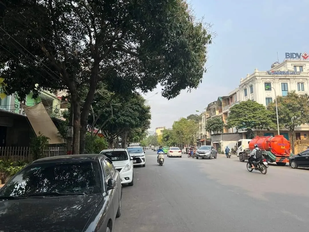 Địa điểm tiến hành thủ tục nhập khẩu với hộ gia đình mua nhà đất tại phố Hạ Yên Quyết, quận Cầu Giấy
