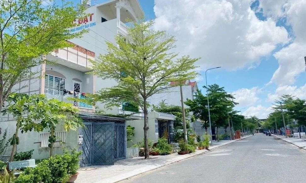 Giá bán nhà riêng đường Nguyễn Lương Bằng, Quận 7, TP. HCM hiện tại là bao nhiêu?