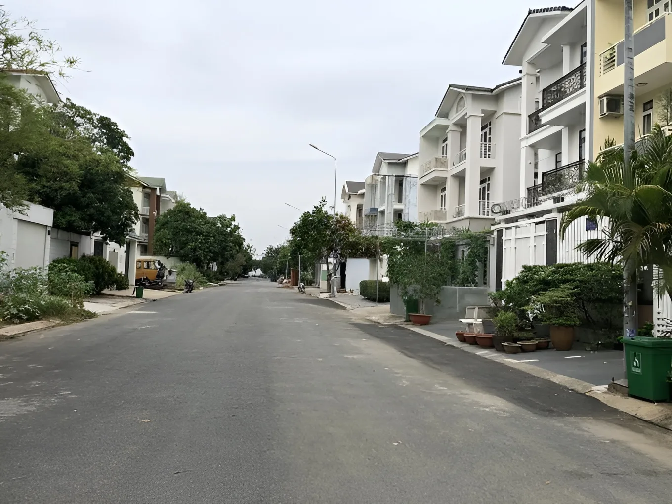 Địa điểm tiến hành thủ tục nhập khẩu với hộ gia đình mua nhà đất tại phố Đặng Thùy Trâm, quận Cầu Giấy